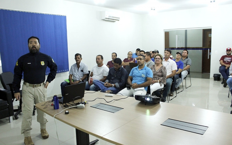 PRF realiza palestra “Operação volta às aulas”