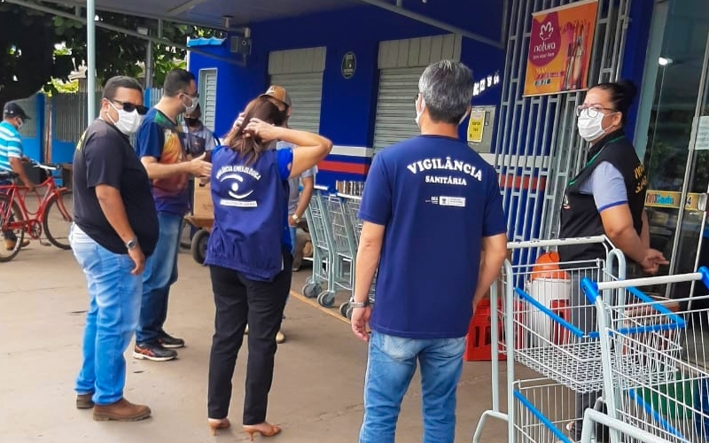 Secretaria Municipal de Saúde de Guia Lopes, realiza ação de prevenção a disseminação do coronavírus no comércio local.